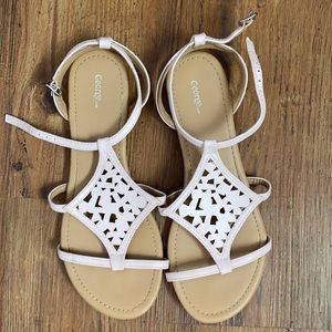 ✨Brand new, never worn pink sandals.